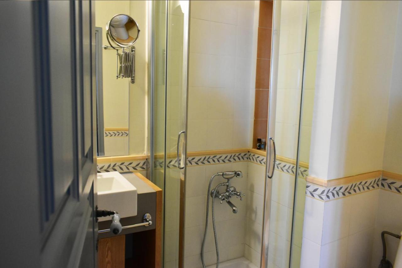 Kyriaki & Hotel Amfiklia