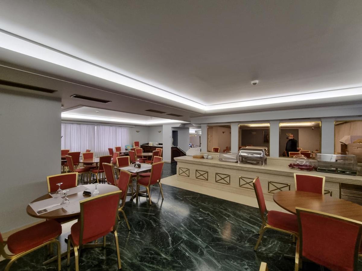 Savoy 3* Piraeus
