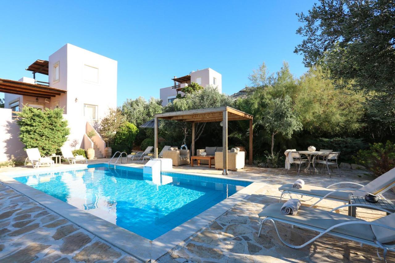Listaros Villas *