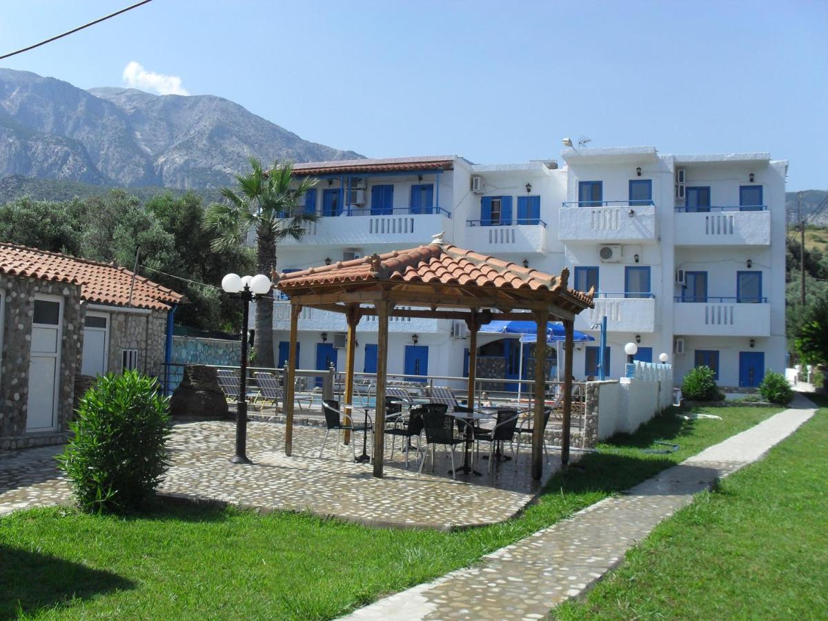 Aparthotel Chris *
