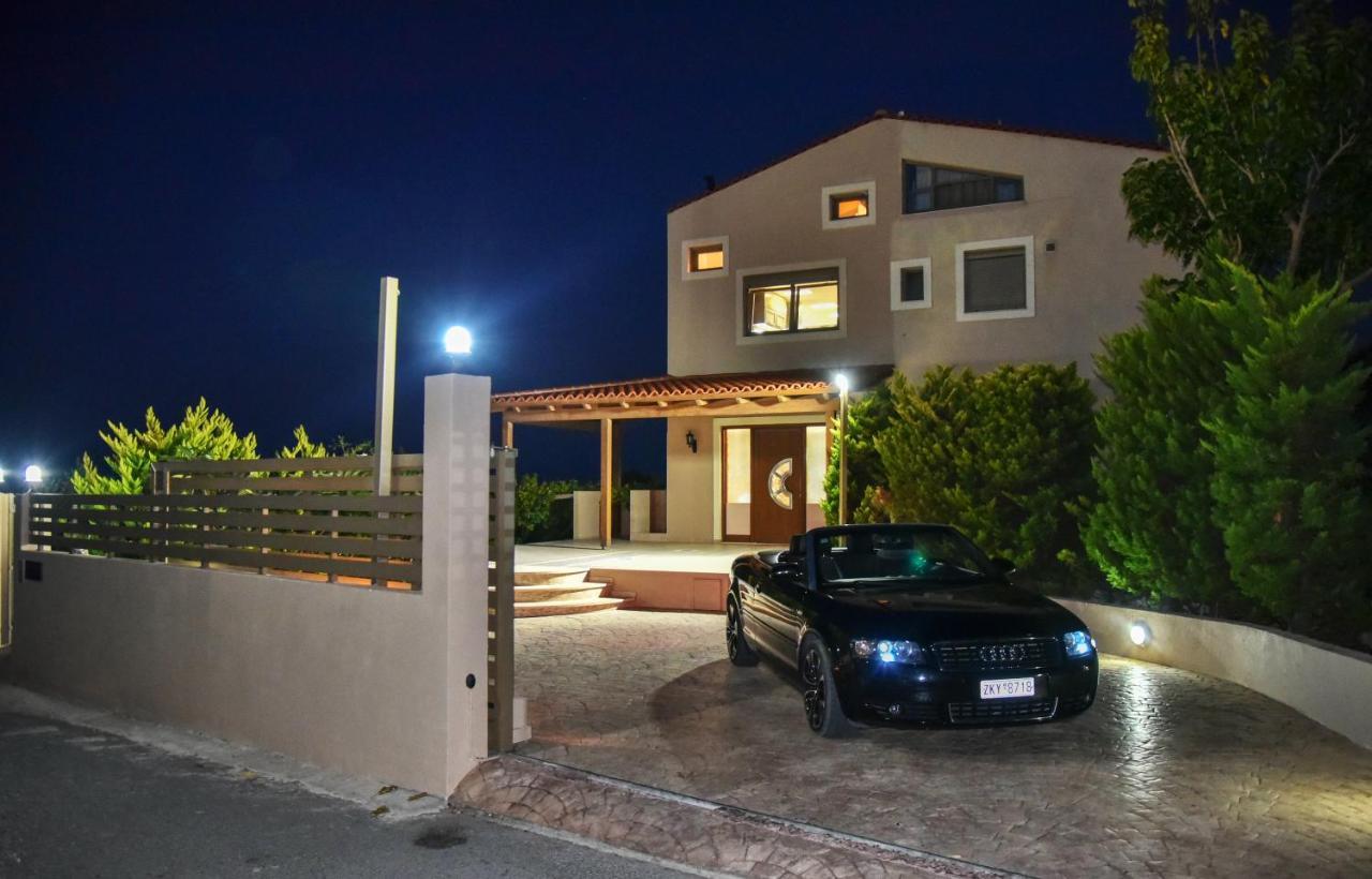 Holiday home Villabayviewcrete *