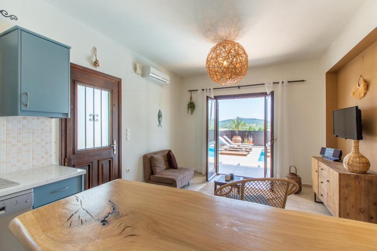 Villa Henry Darmarochori