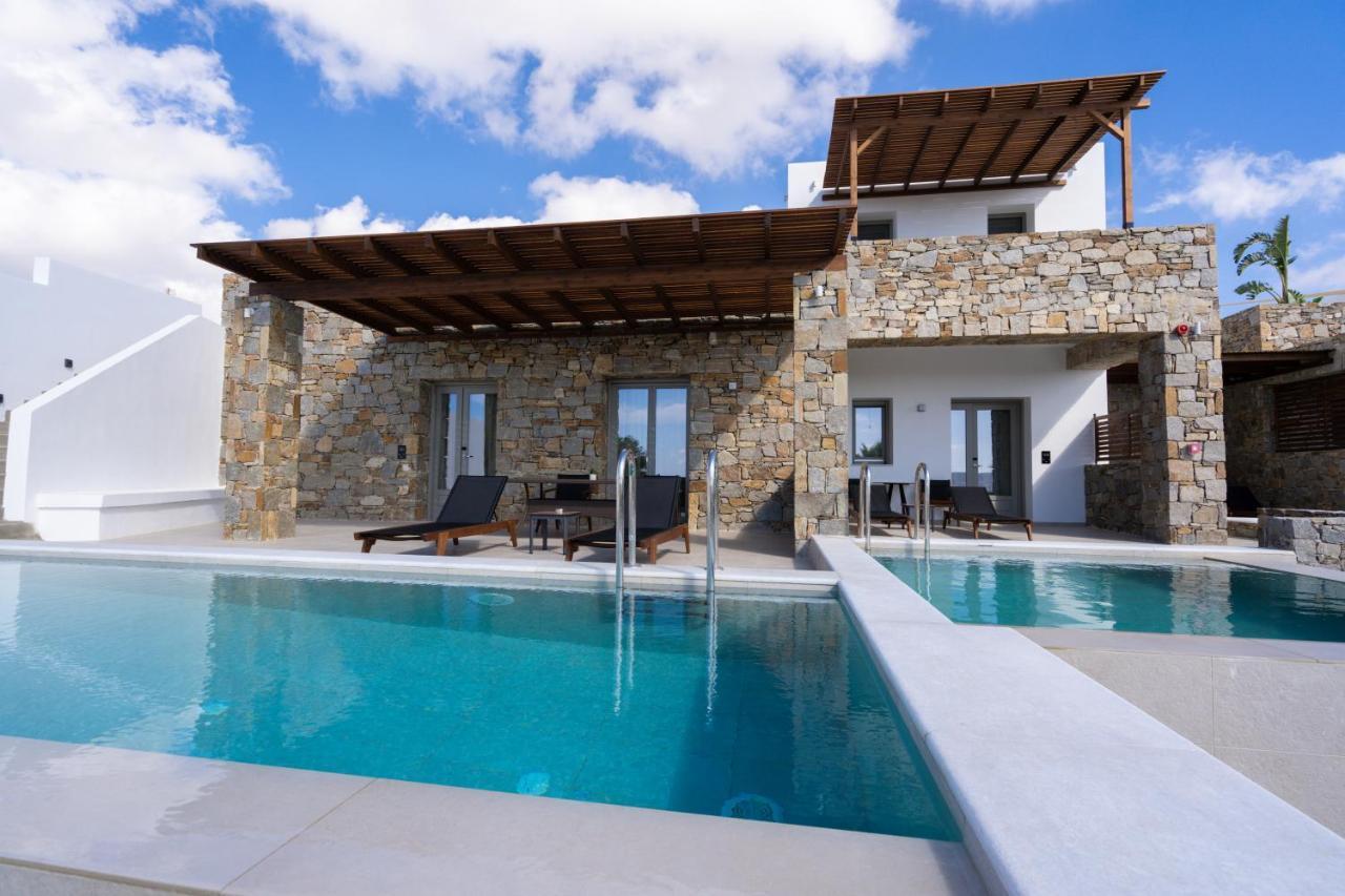 Kouros Blanc & Hotel Pounda