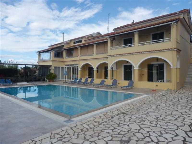 Katerina Pool *