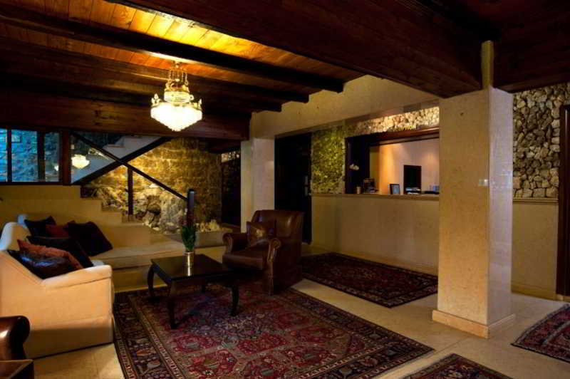 Lithos Hotel 3*