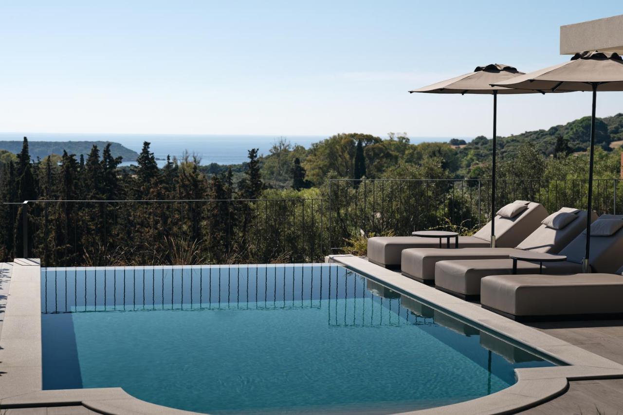 Alexandra Seaview Luxurious Villa, By Thinkvilla *