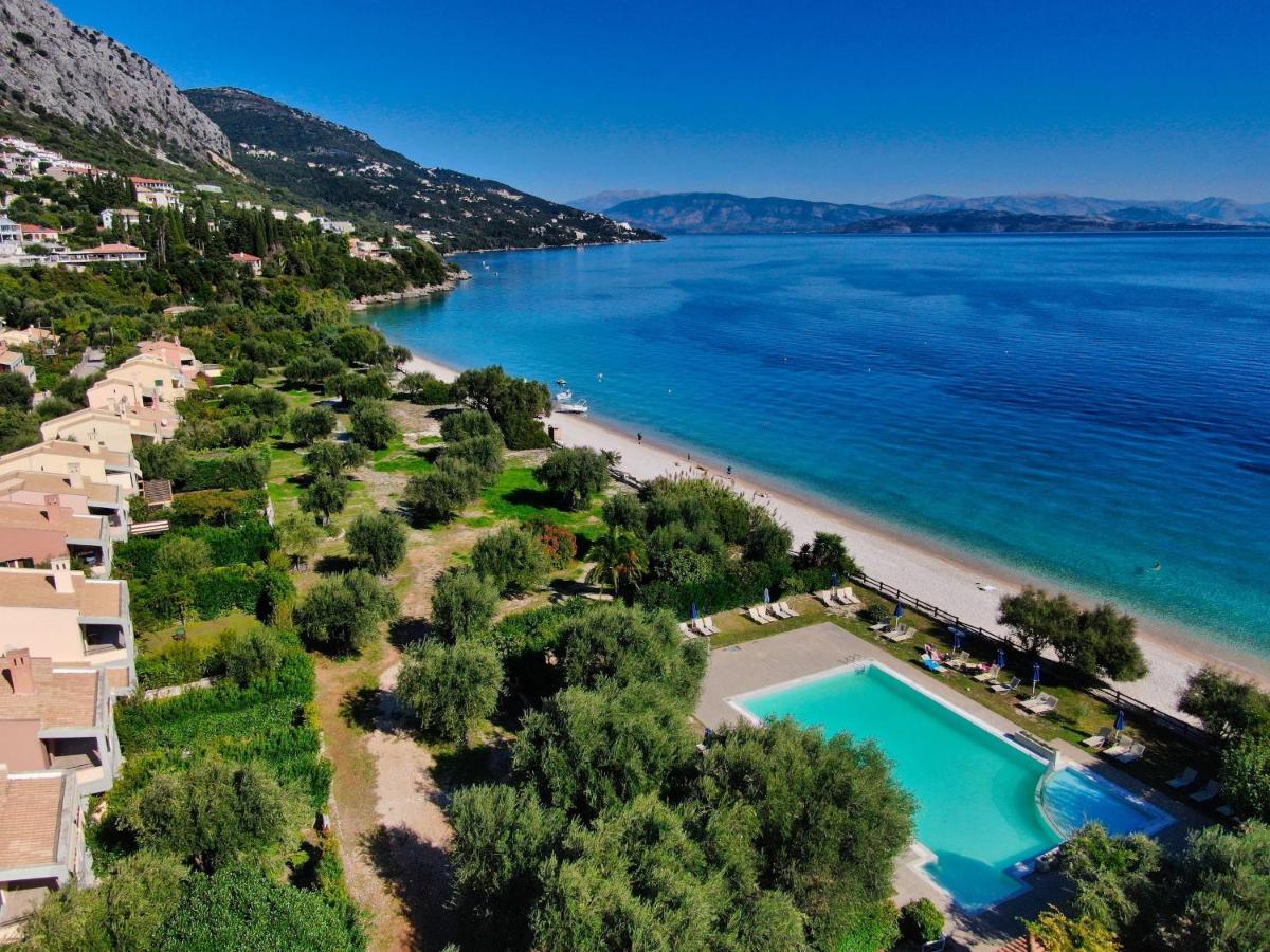 Apartment Pebbles And Sea At With Shared Pool Barbati