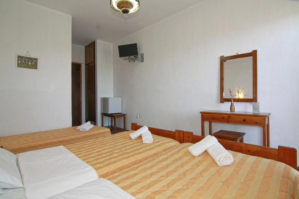 Nefeli Hotel 2*