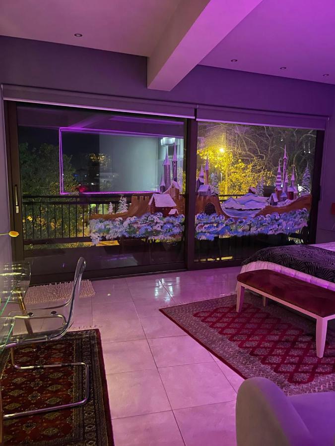 River Apartment *