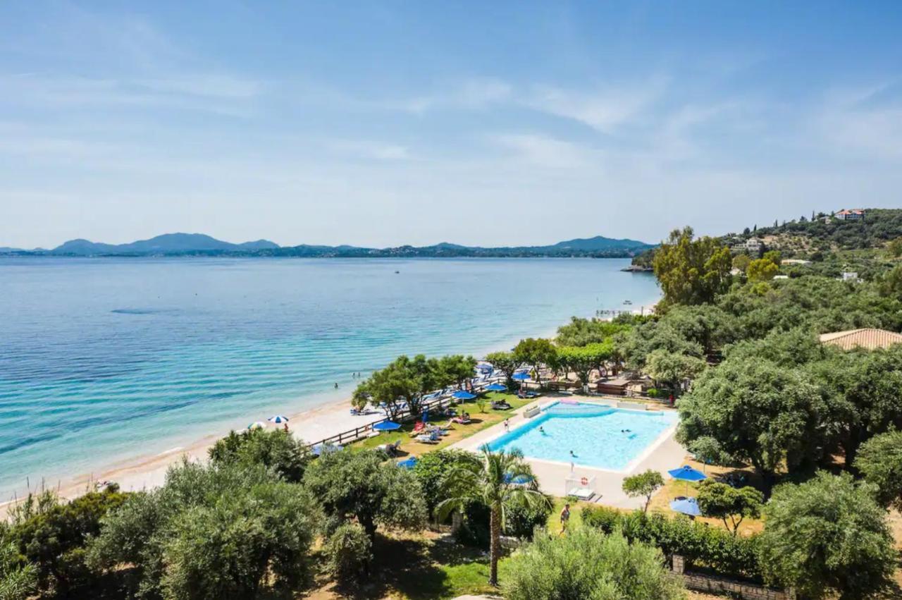 Pebbles And Sea At With Shared Pool Apartment