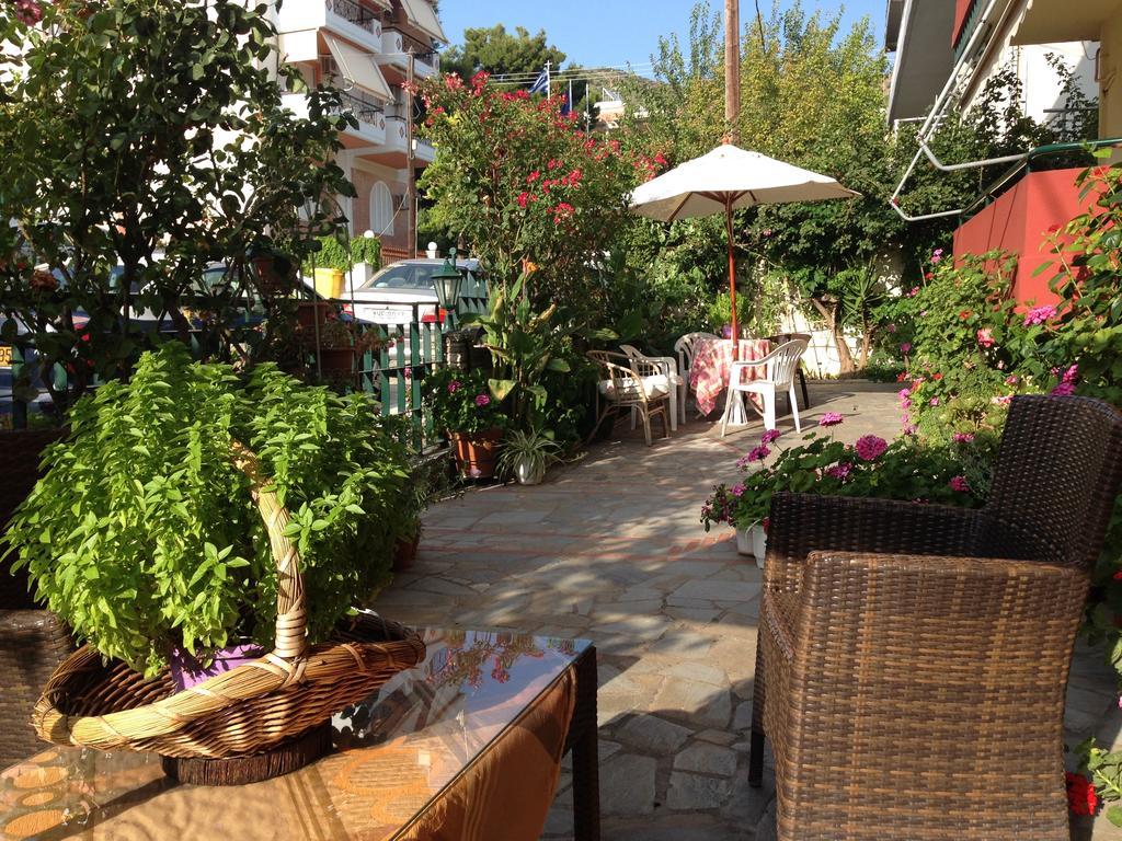 Edipsos Apartment