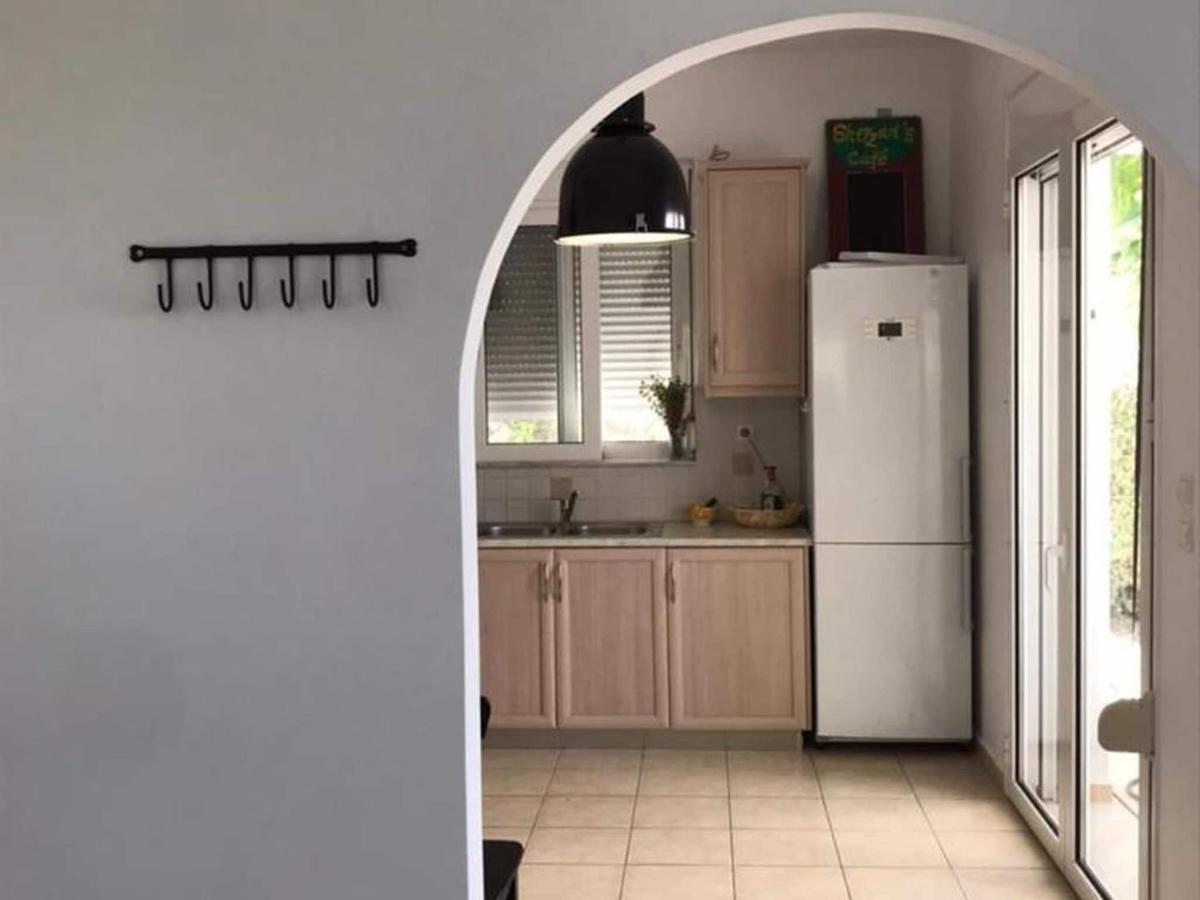 Quaint In Xirosterni With Garden Villa *