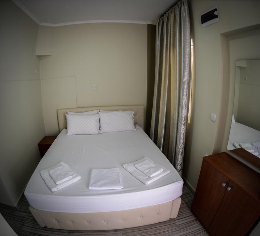 Crown Aparthotel Nea Skioni