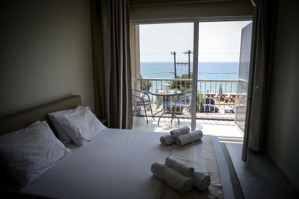 Aparthotel Crown Nea Skioni