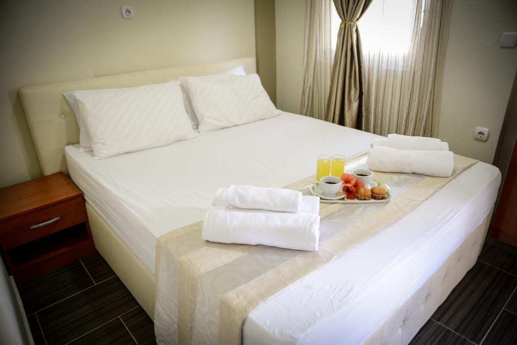 Crown Aparthotel Nea Skioni