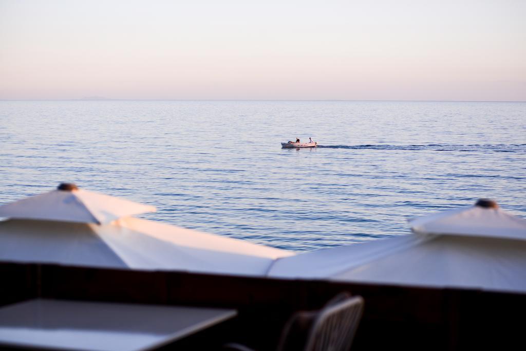 Crown Nea Skioni