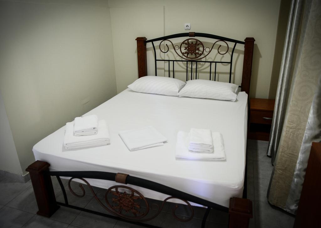 Crown Aparthotel