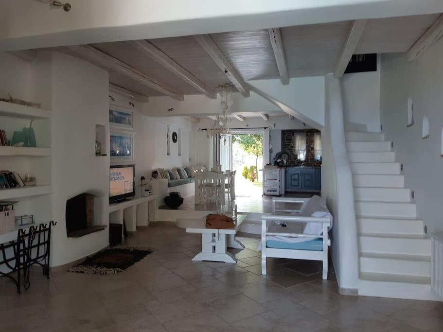 Mykonos Villa Agioi Theodoroi