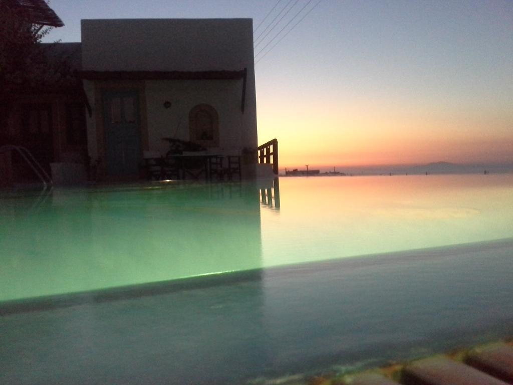 Ampelos Folegandros Town