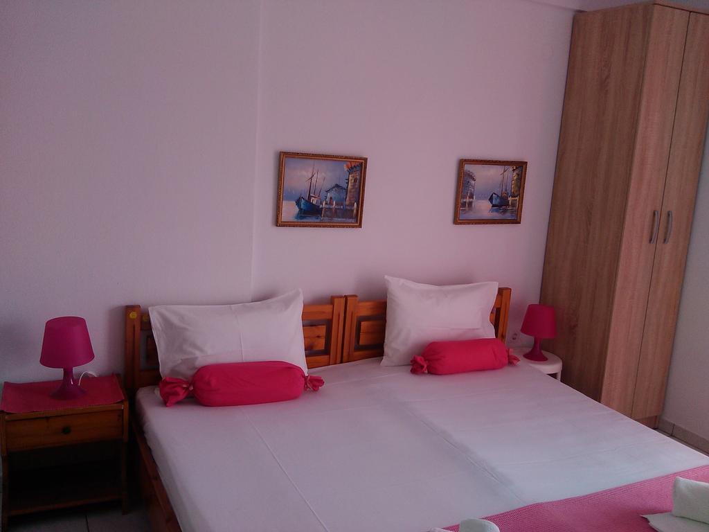 House Mantesos Apartment