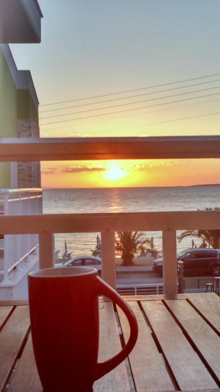 Bay Apartment *