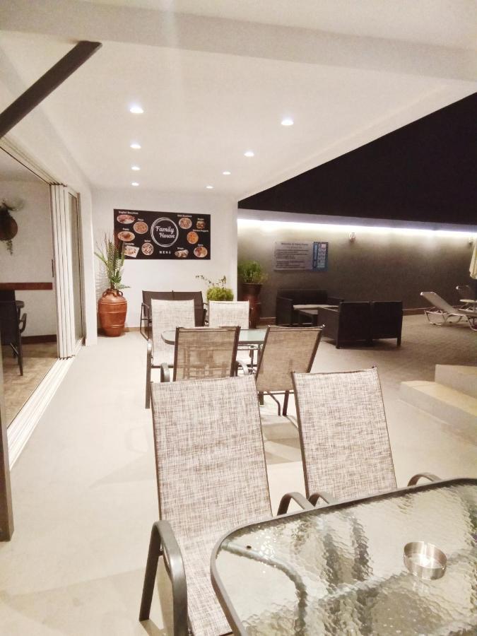 Aparthotel Family House