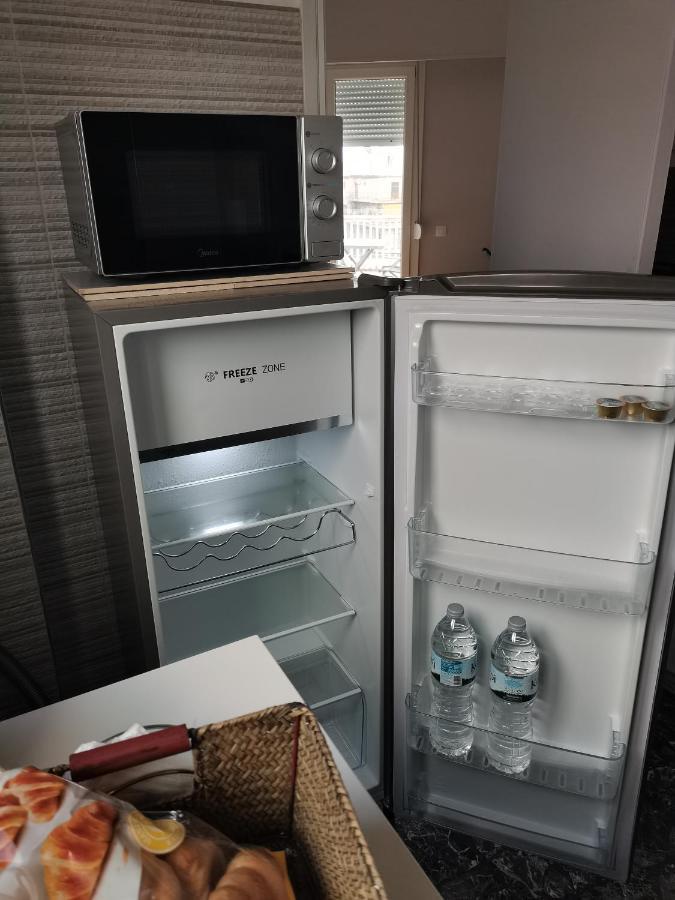 Penthouse Spacious W Super Wifi & Terrace, 2 Min From Metro * Athens