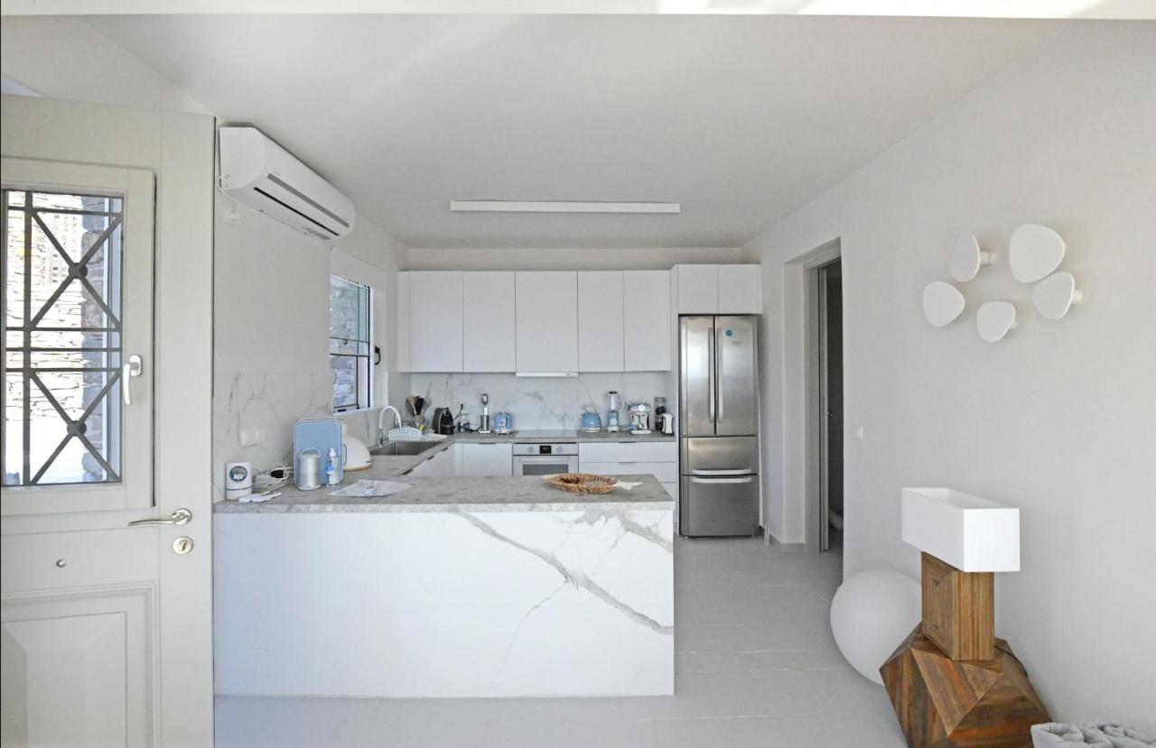 Villa Luxurious Lune With A Swimming Pool And A Fantastic Sea And Sunset View Ioulis