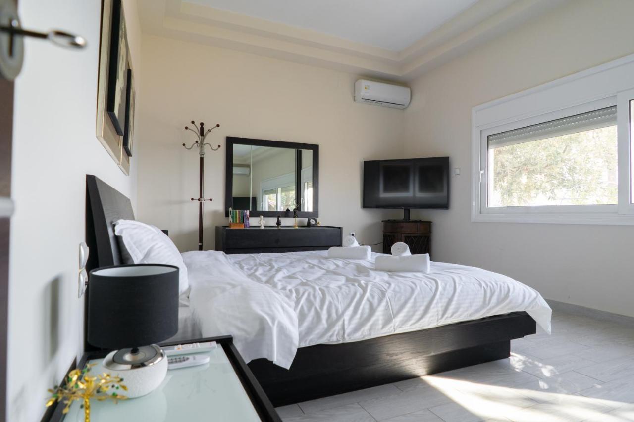 Sea View Villa *