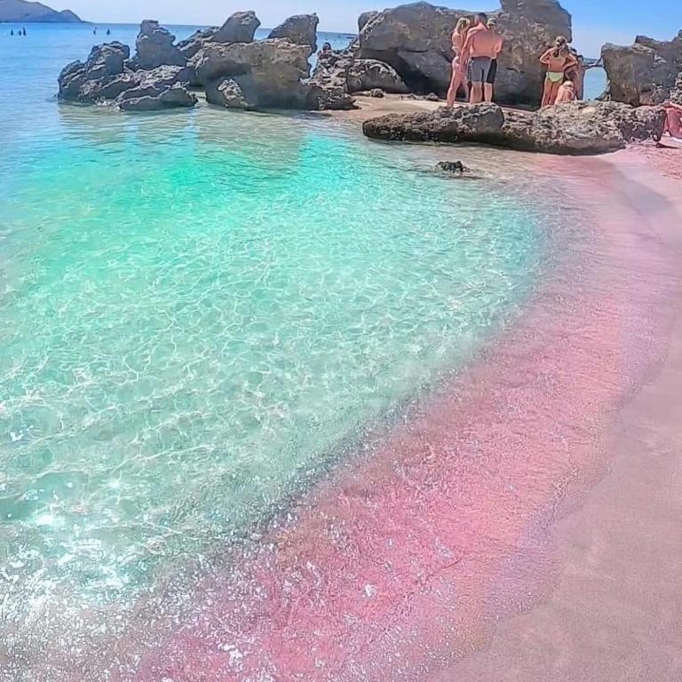 Pink * Agios Pandeleimon (Crete)