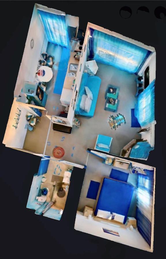 Upper Deck Apt. *