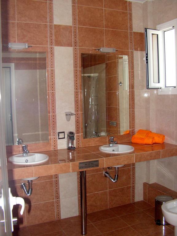 Apartment Bay *