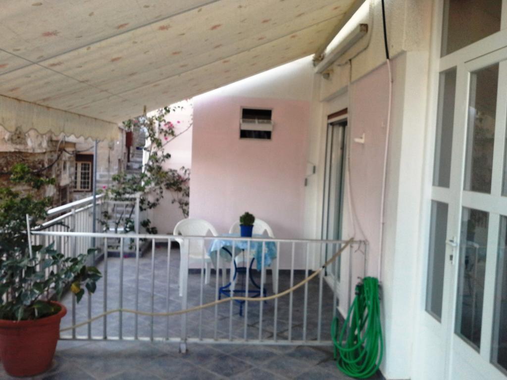 Apergis Apartment