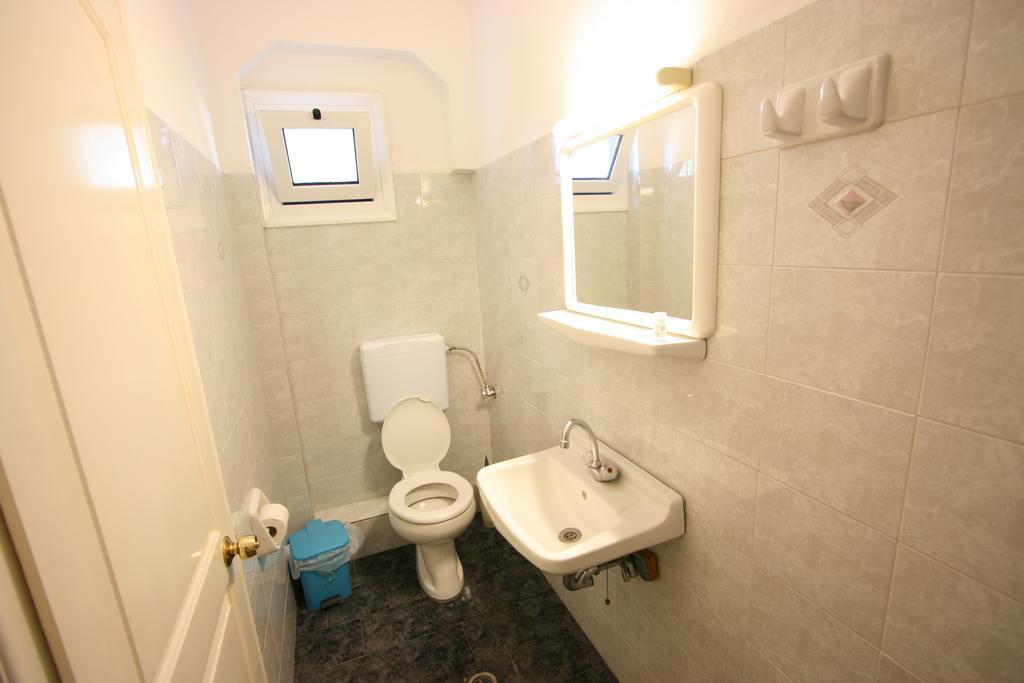 Guest house Niriton 2*