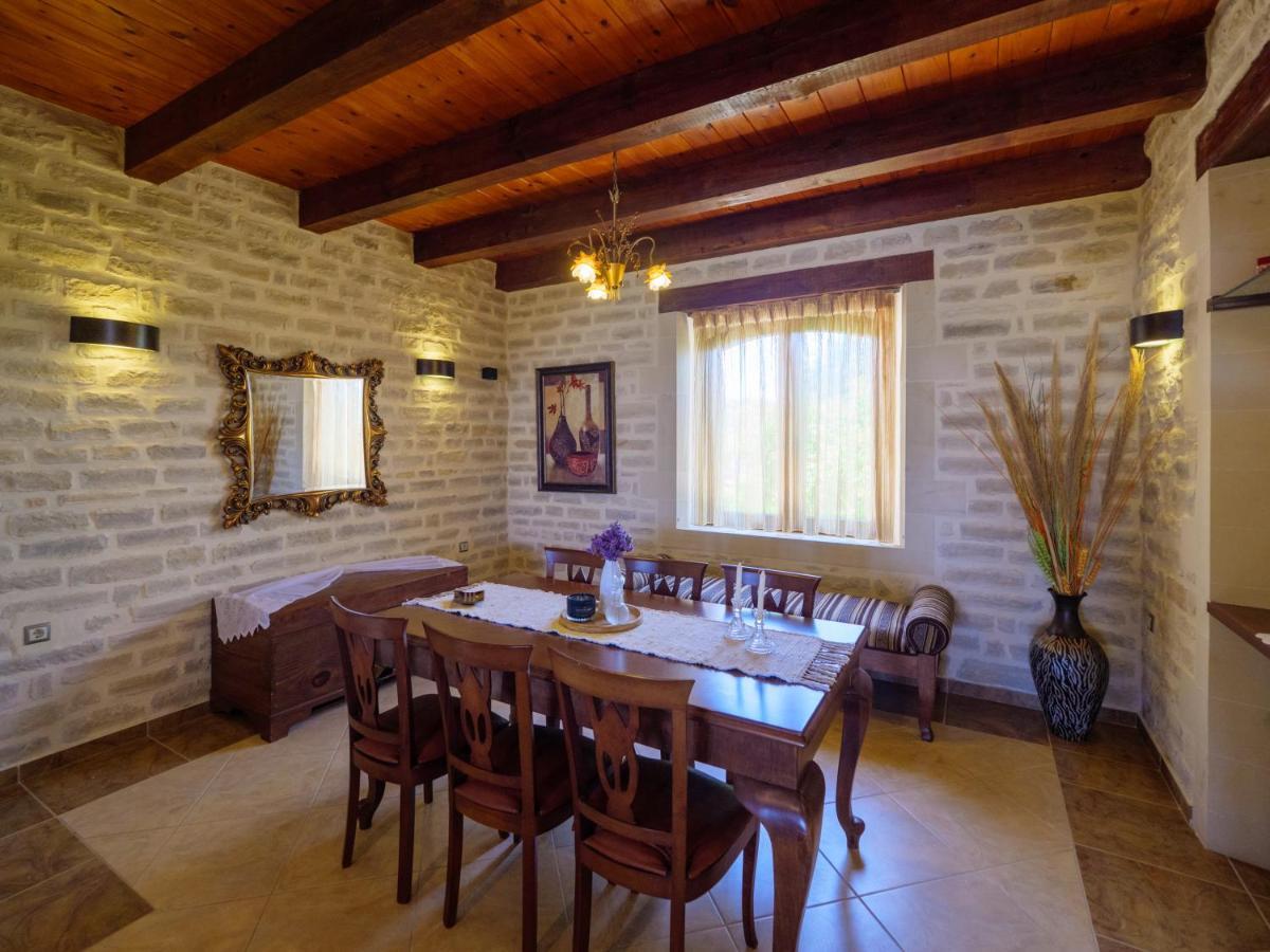 Erofili Apartment *