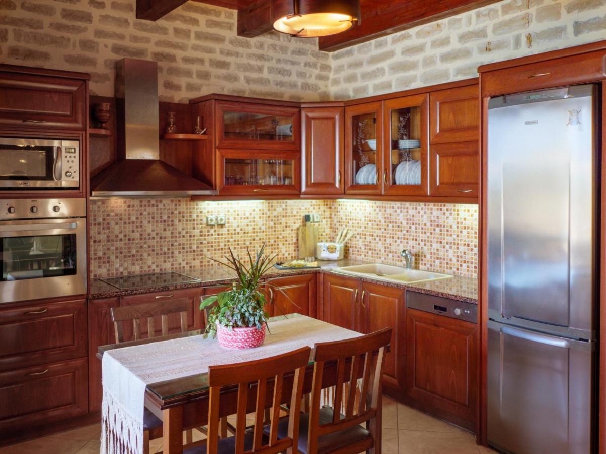 Erofili Apartment *