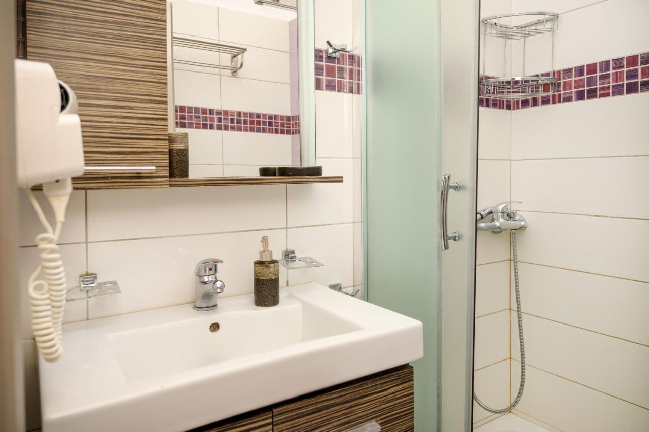Xerxis Apartment Nea Roda
