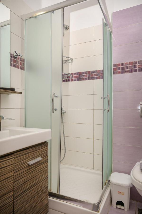 Xerxis Apartment Nea Roda