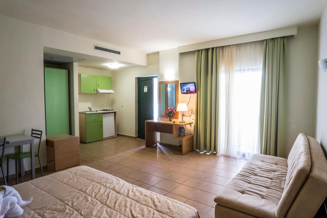 Athina Aparthotel Kato Daratso
