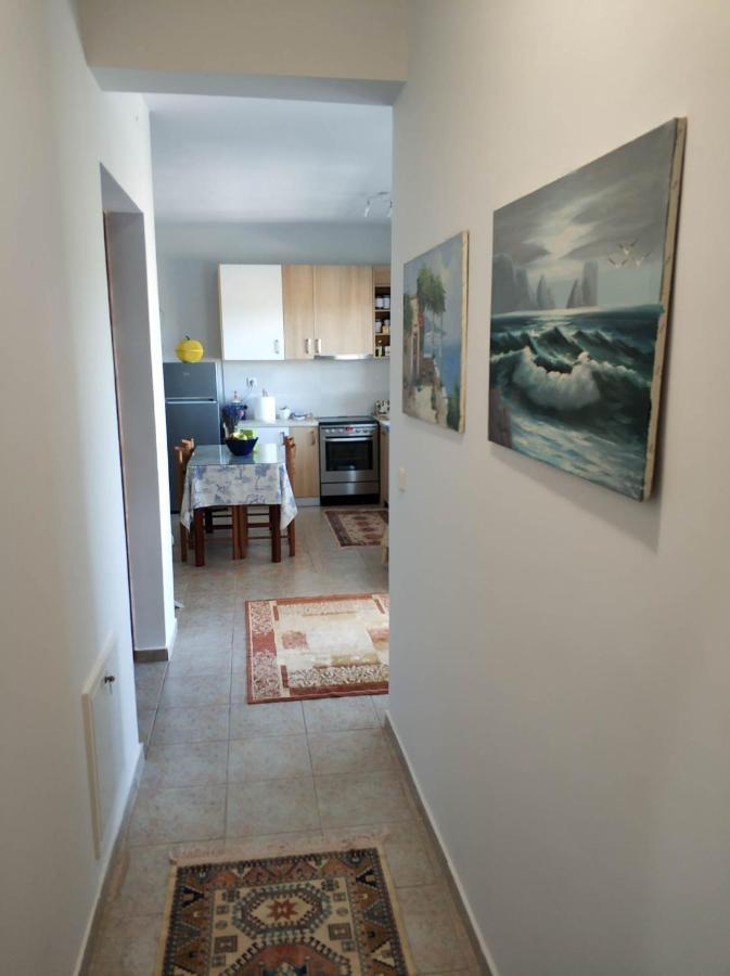 Apartment Polys And Paraskevi With View *
