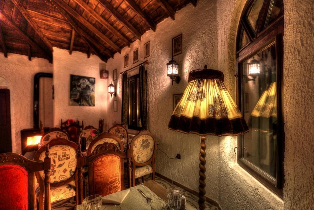 Chateaux Constantin Agistro Angistron