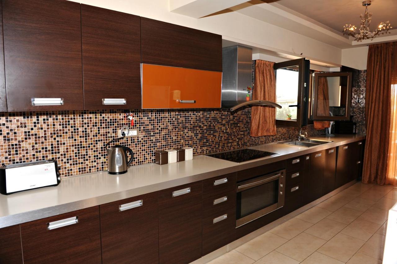 Athena's - Ideal For Large Groups, By Zantewize Holiday home