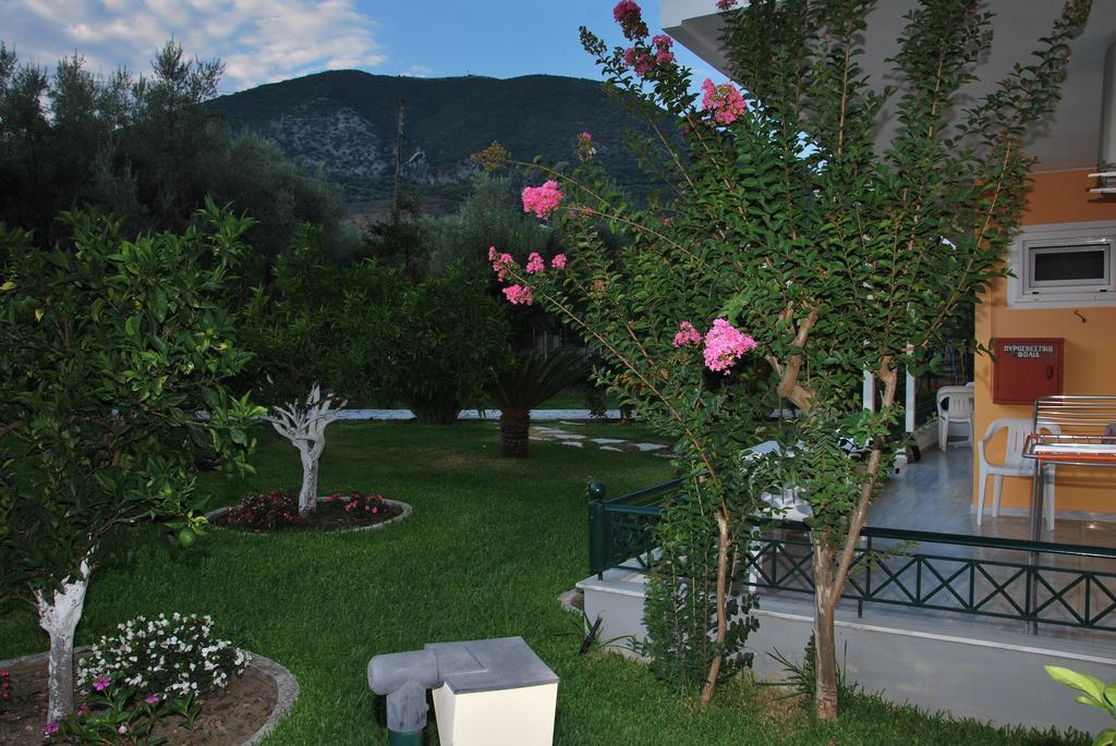 Guest house Niriton 2*