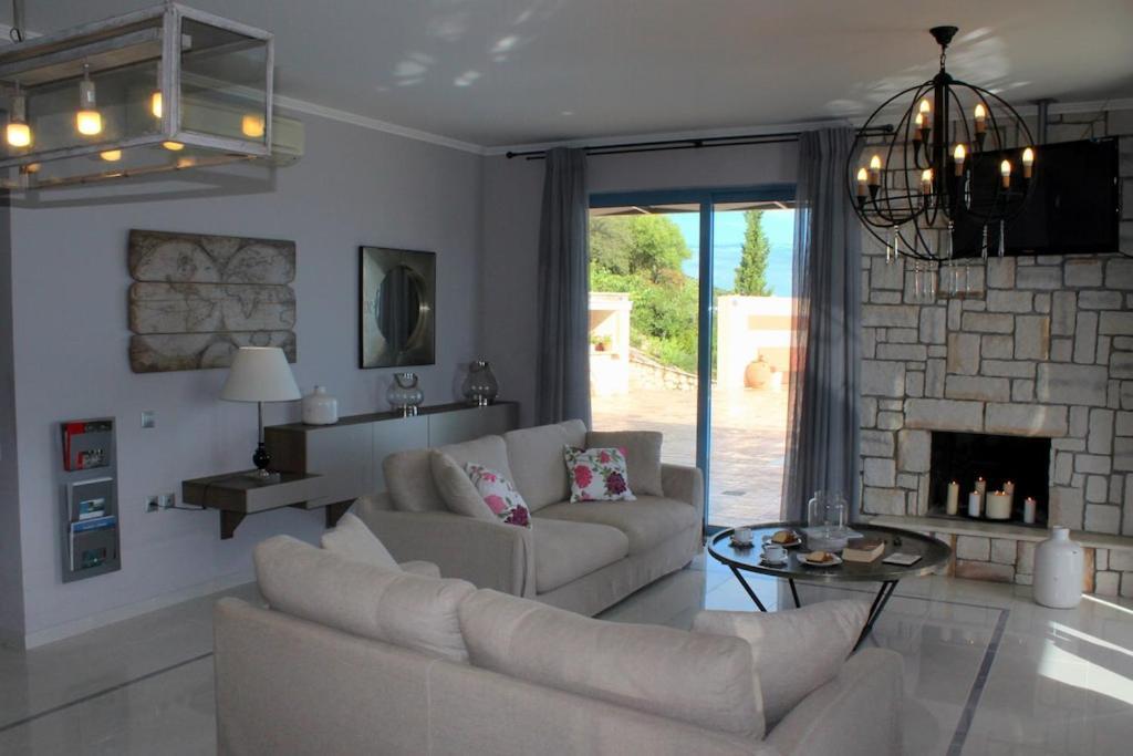 Holiday home Visit The Real Paradise !!! Deserve It Once In Your Life !!! Lygia (Lefkada)