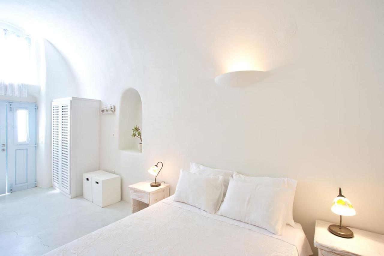 Christina's Cave House * Fira (Santorini)
