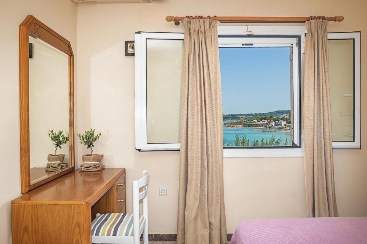 Bella Vista Sea View Apartments, By Zantewize *