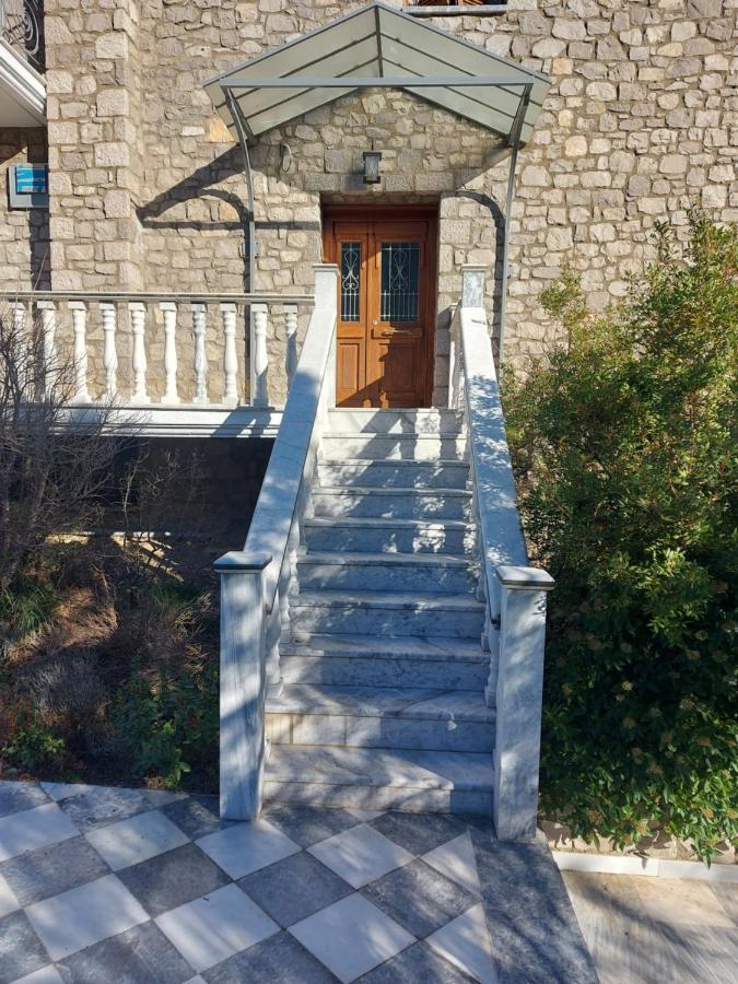 Xenios Petritis Homestay Livadeia