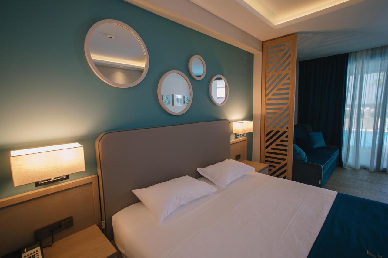Almyros Hotel 5*