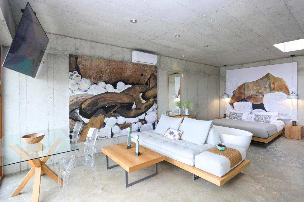 Marnos Luxury Villa