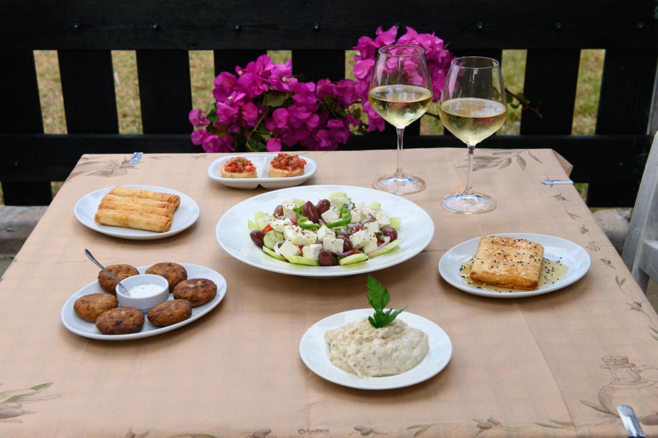 Passas Mare & Benitses (Corfu)